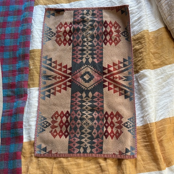 Pendleton Canyonlands Hand Towel - Picture 3 of 3